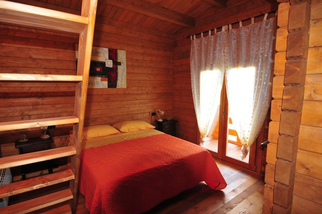 Chalet Dei Parchi Bed and Breakfast Saracinesco Rum bild