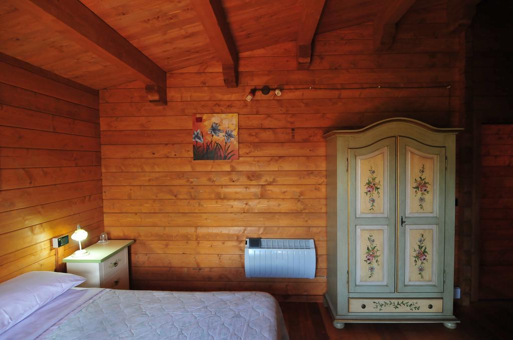 Chalet Dei Parchi Bed and Breakfast Saracinesco Rum bild