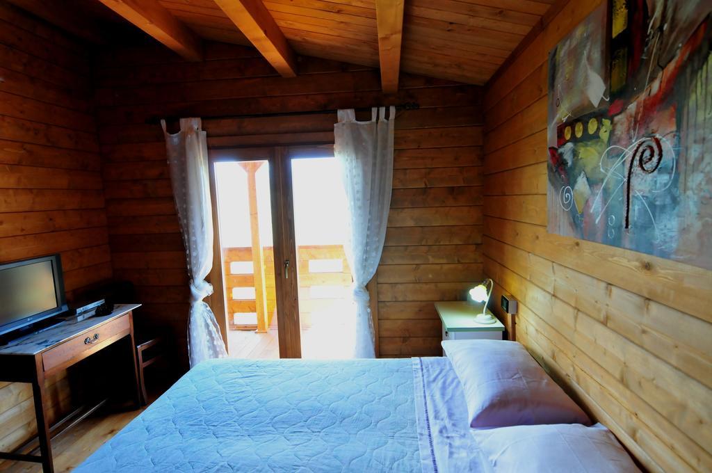Chalet Dei Parchi Bed and Breakfast Saracinesco Rum bild