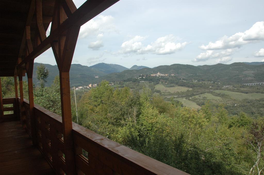 Chalet Dei Parchi Bed and Breakfast Saracinesco Exteriör bild